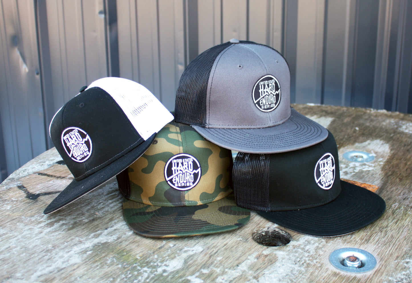 USHE -  Mesh Snap Back Trucker Caps